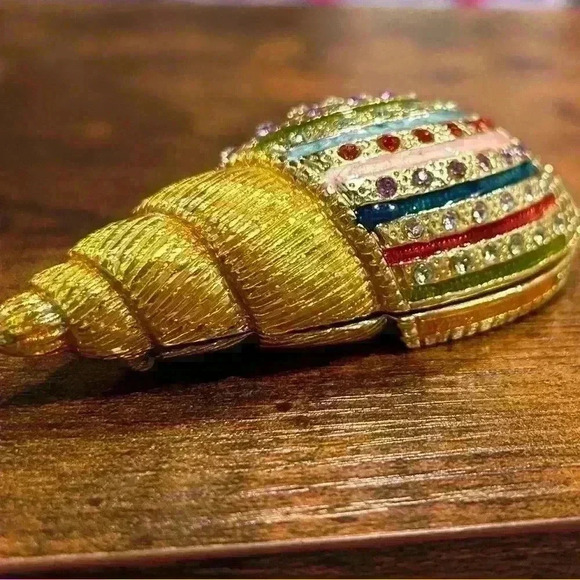 Bejeweled Gold-Tone Rainbow Rhinestone Painted Seashell Trinket Beach Ring Box - Picture 7 of 8